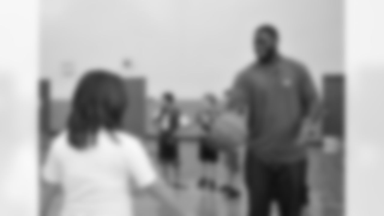 NFL Play 60 Challenge: Wilson and Dixon Inspire Local Kids