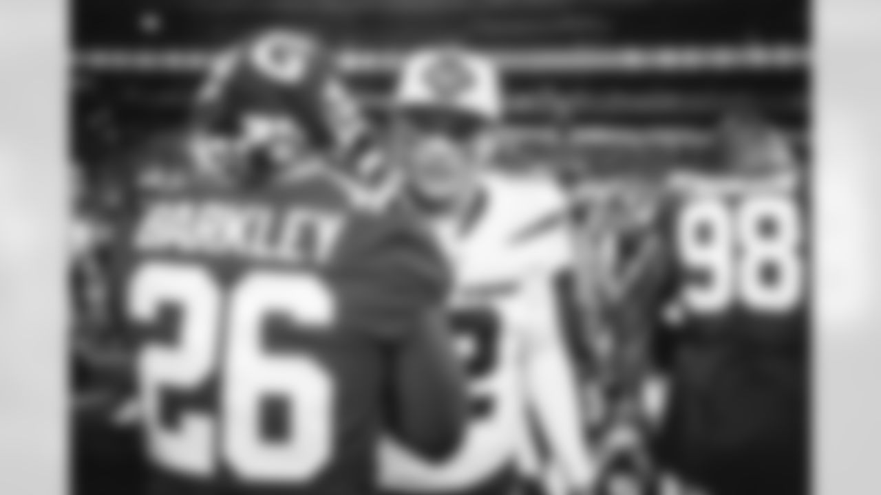 E_SNY_3908