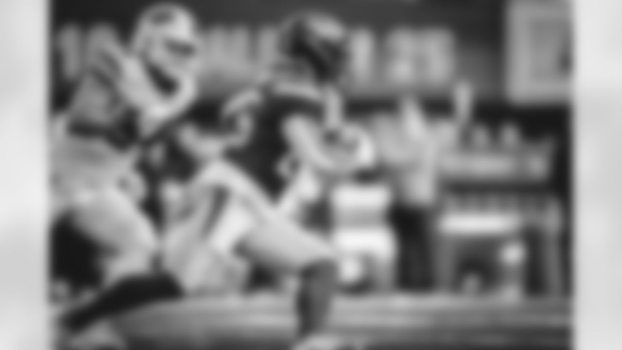 SNY42523