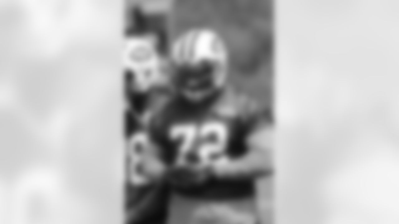 The Jets boosted their depth in free agency, signing a trio of veteran defensive linemen in Stephen Bowen, Ronald Talley and Keith Vickerson. Bowen, a Hofstra alum who attended Half Hollow West HS in Dix Hills, NY, has 12.5 career sacks. He began his NFL career as an UDFA with the Cowboys in 2006 when Todd Bowles was a Dallas assistant coach.