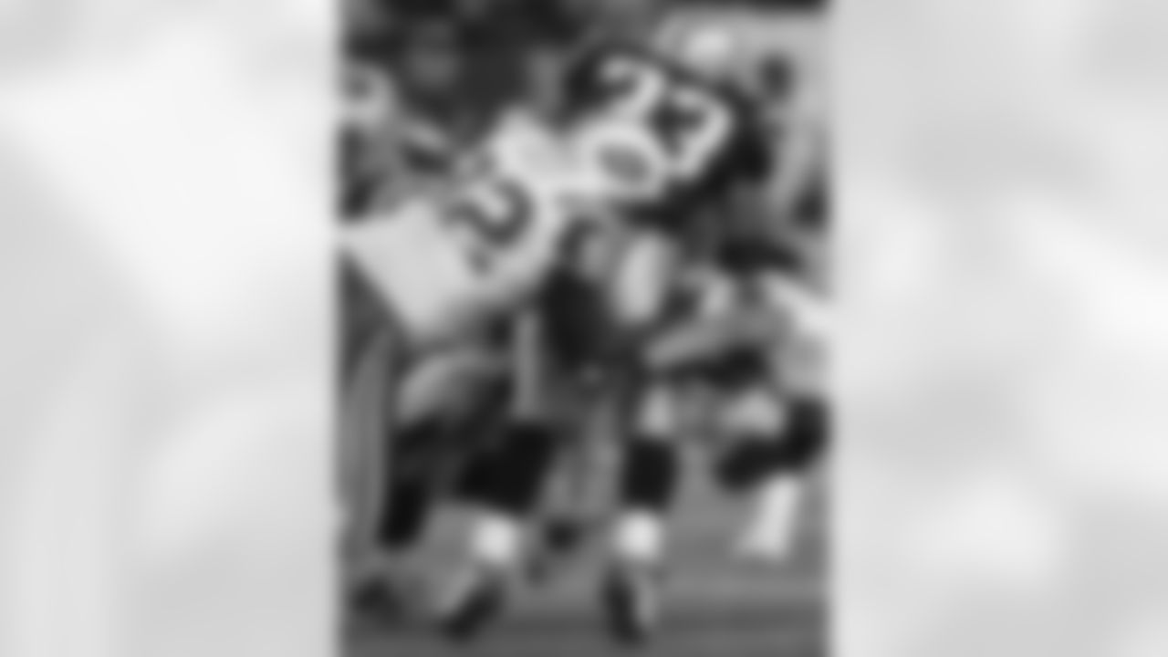 Shaun Ellis Photos