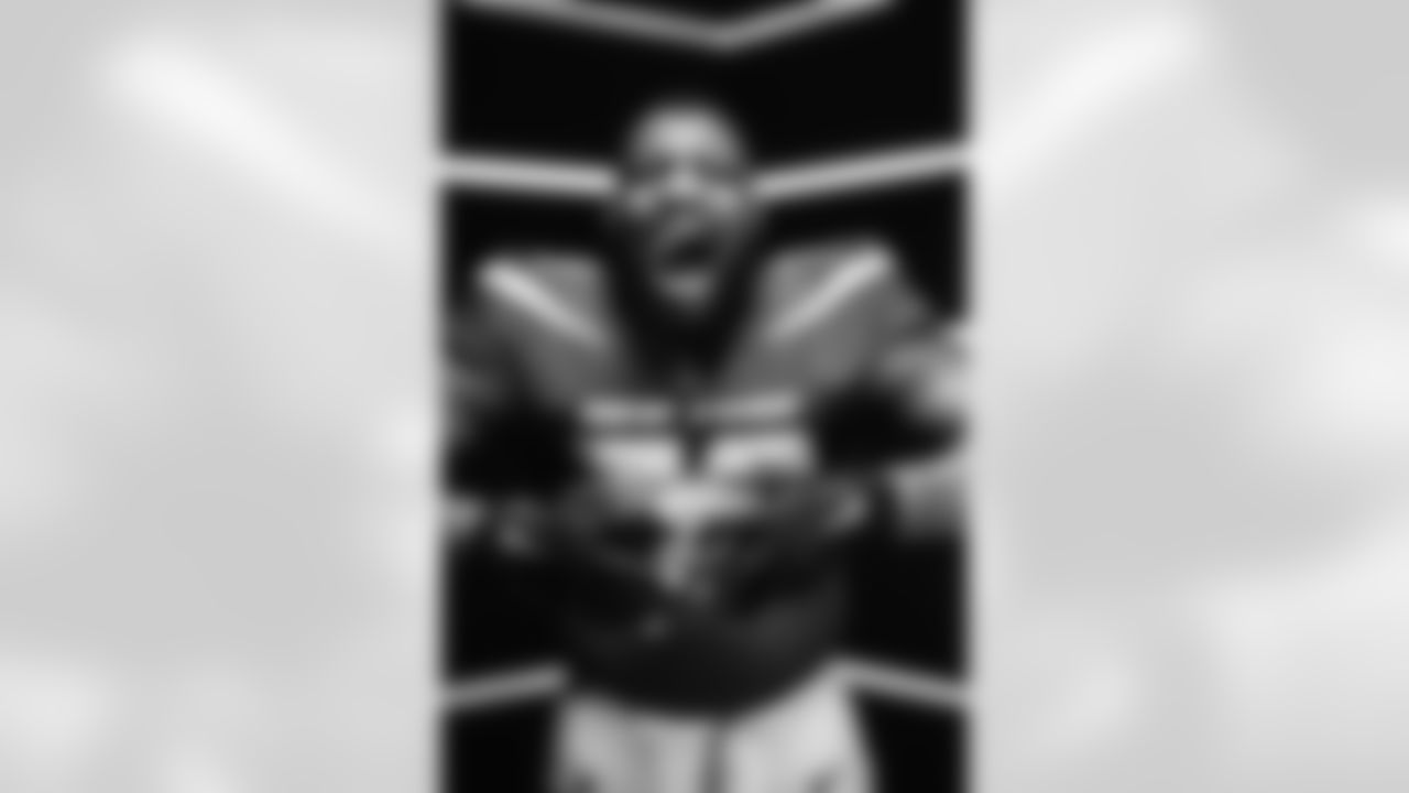 OL Laken Tomlinson