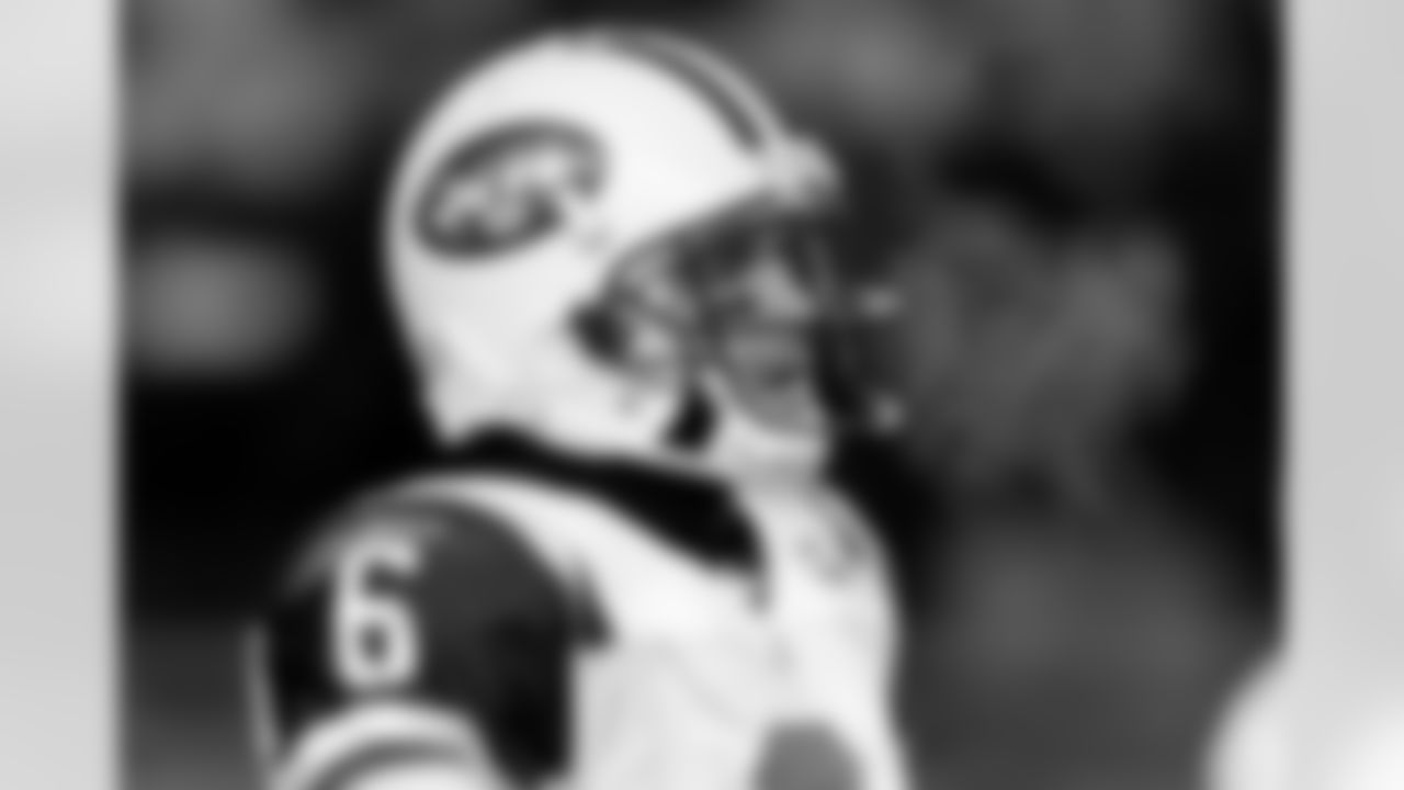 2010 Week 13 Jets vs Patriots Game Photos