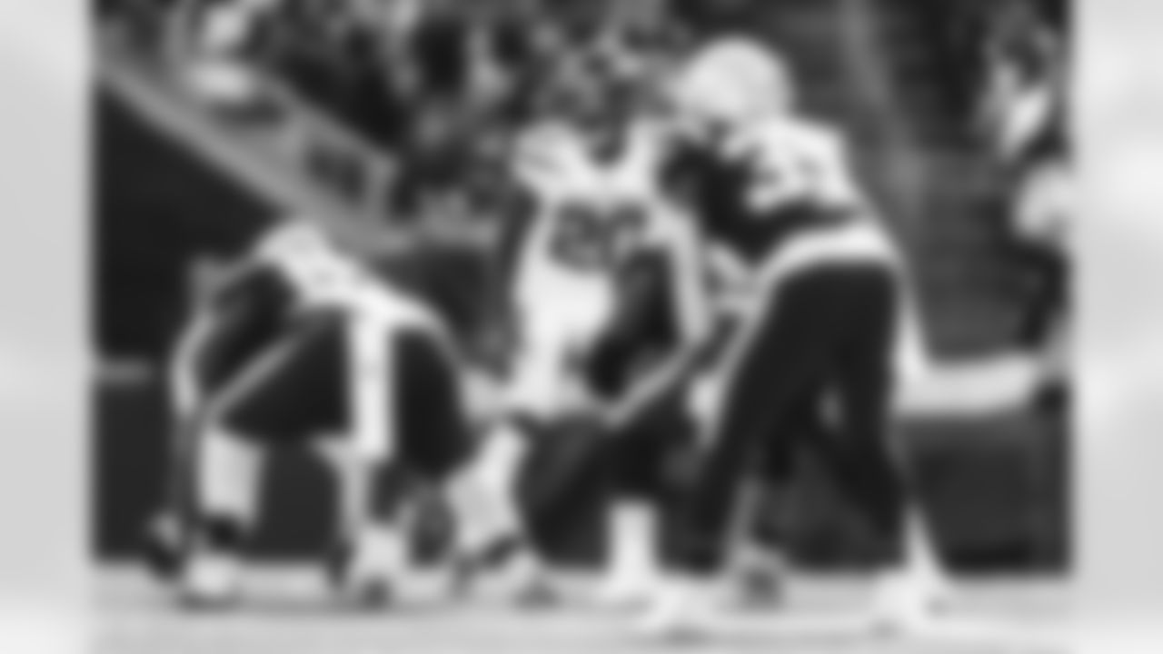 E_SNY30195