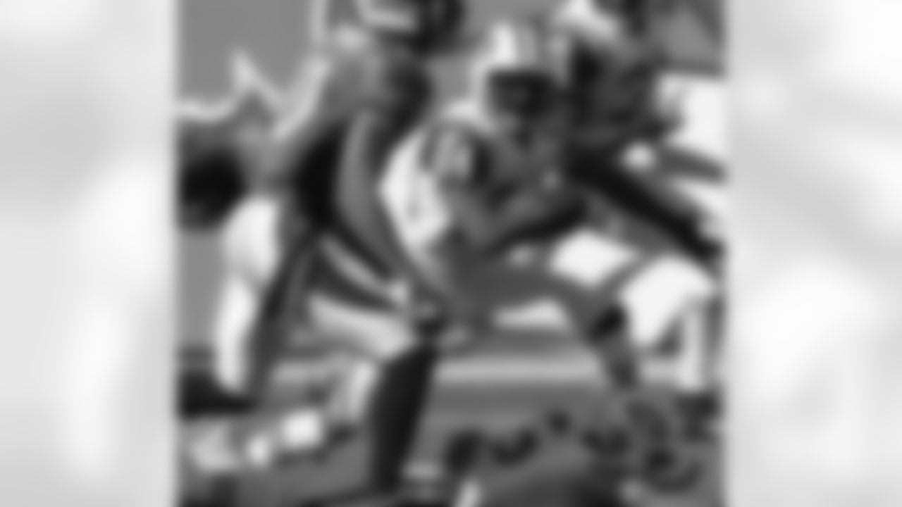 Darrelle Revis Photos