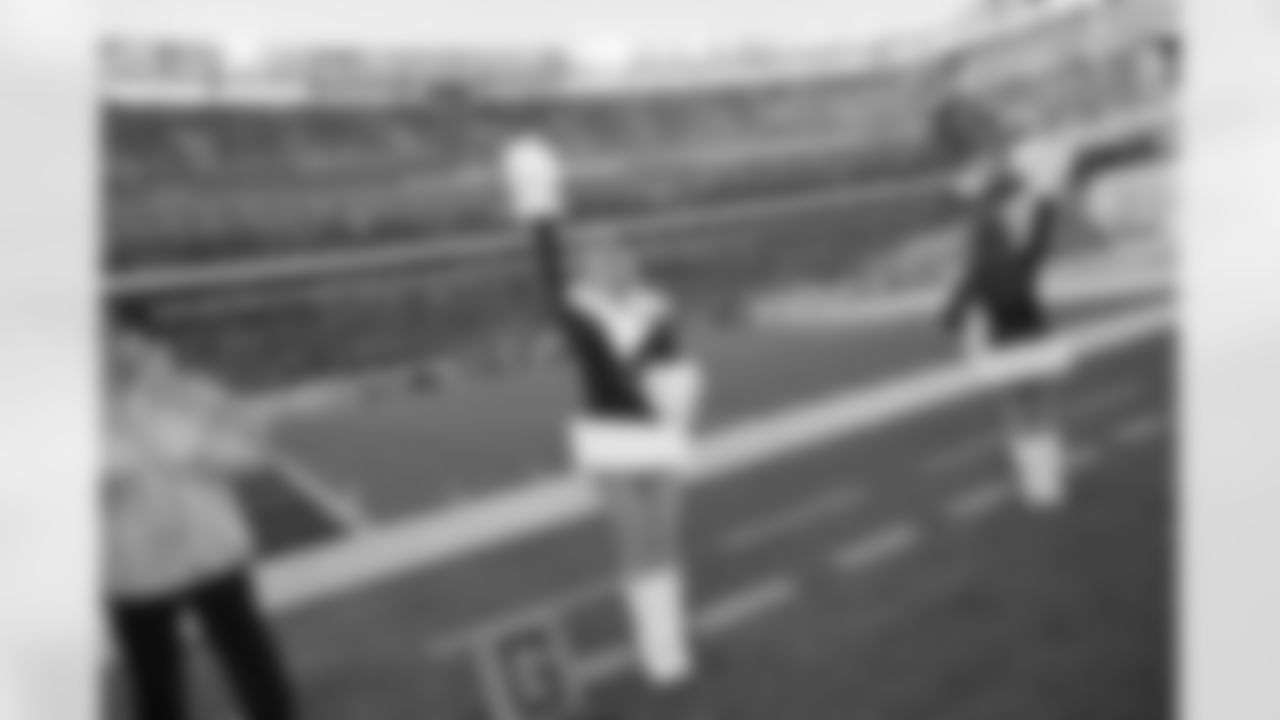 New York Jets Flight Crew: Jets vs Giants