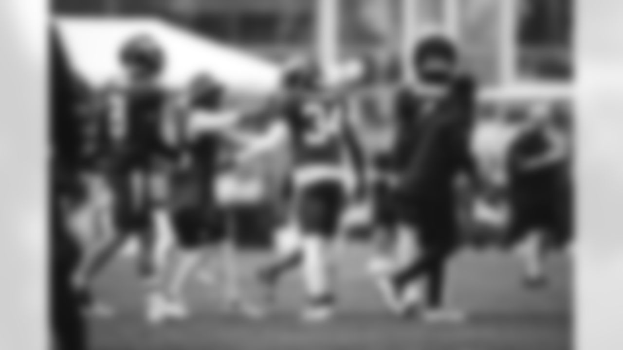 E_SNY26946