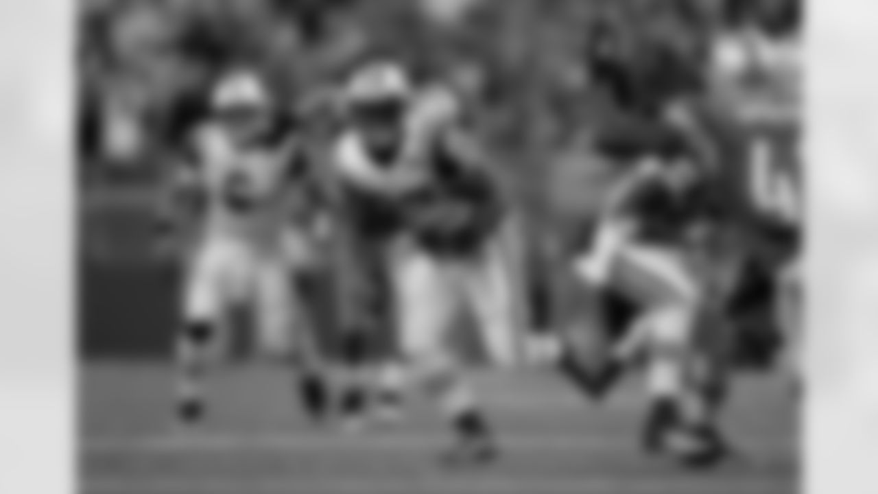 2010 Week 9 Jets vs Lions Game Photos