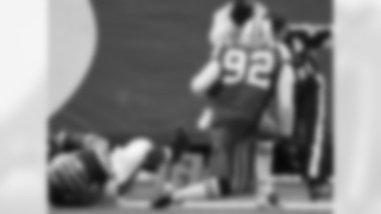 Shaun Ellis Photos
