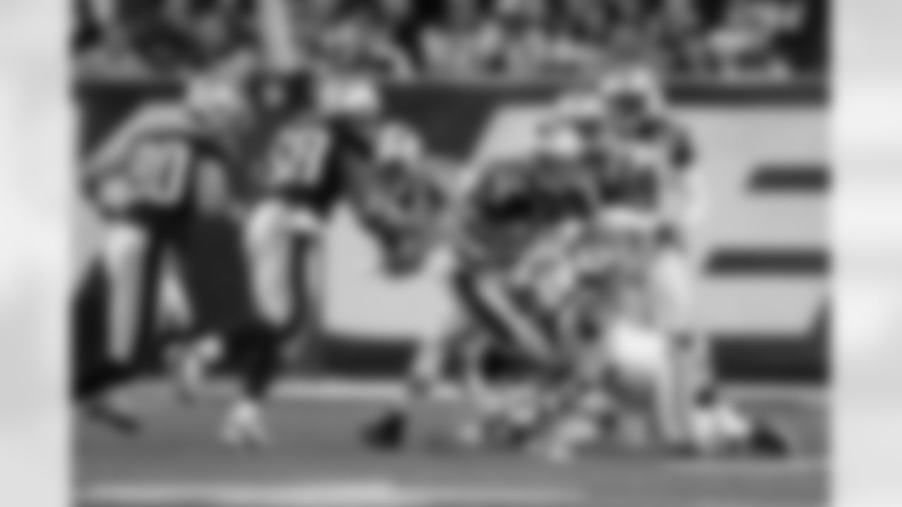 2011 Regular Season Week 10 Jets vs Patriots Game Photos