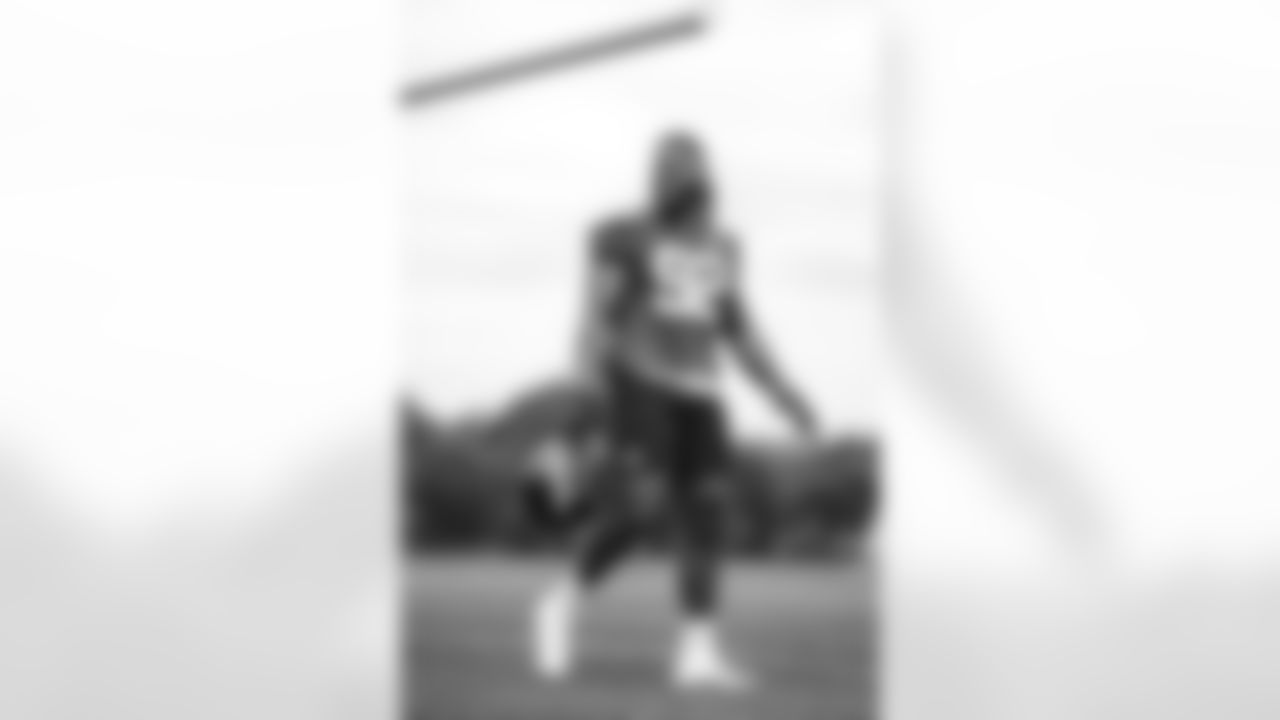 DL Jabari Zuniga