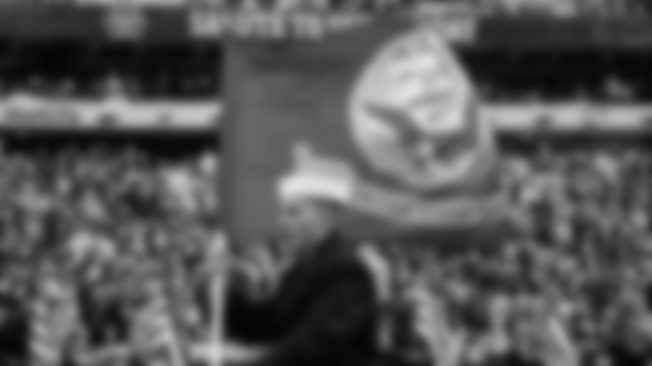 26-SALUTE_TO_SERVICE_111019_GR_144
