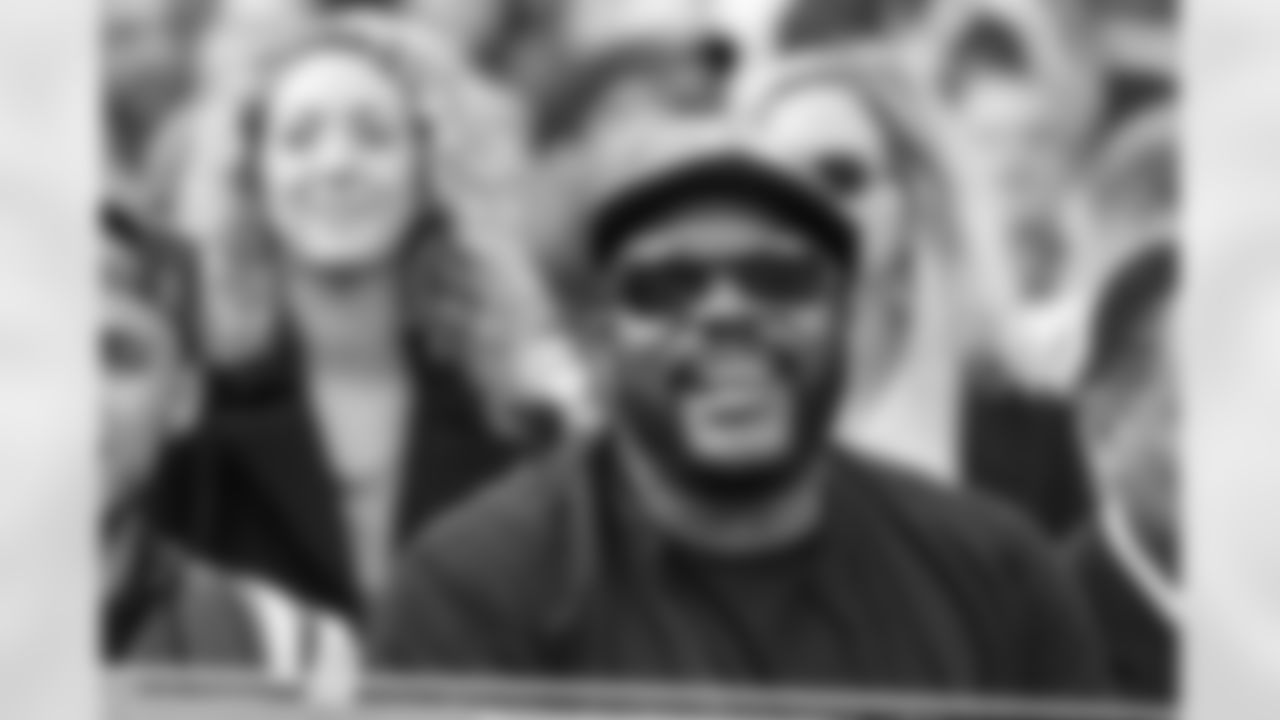 Normal
0
false
false
false
EN-US
X-NONE
X-NONE
MicrosoftInternetExplorer4
Chad Coleman, who plays Tyreese on AMC's "The Walking Dead," took in the Jets-Bills game at MetLife Stadium on Oct. 26 before his show aired later that night.