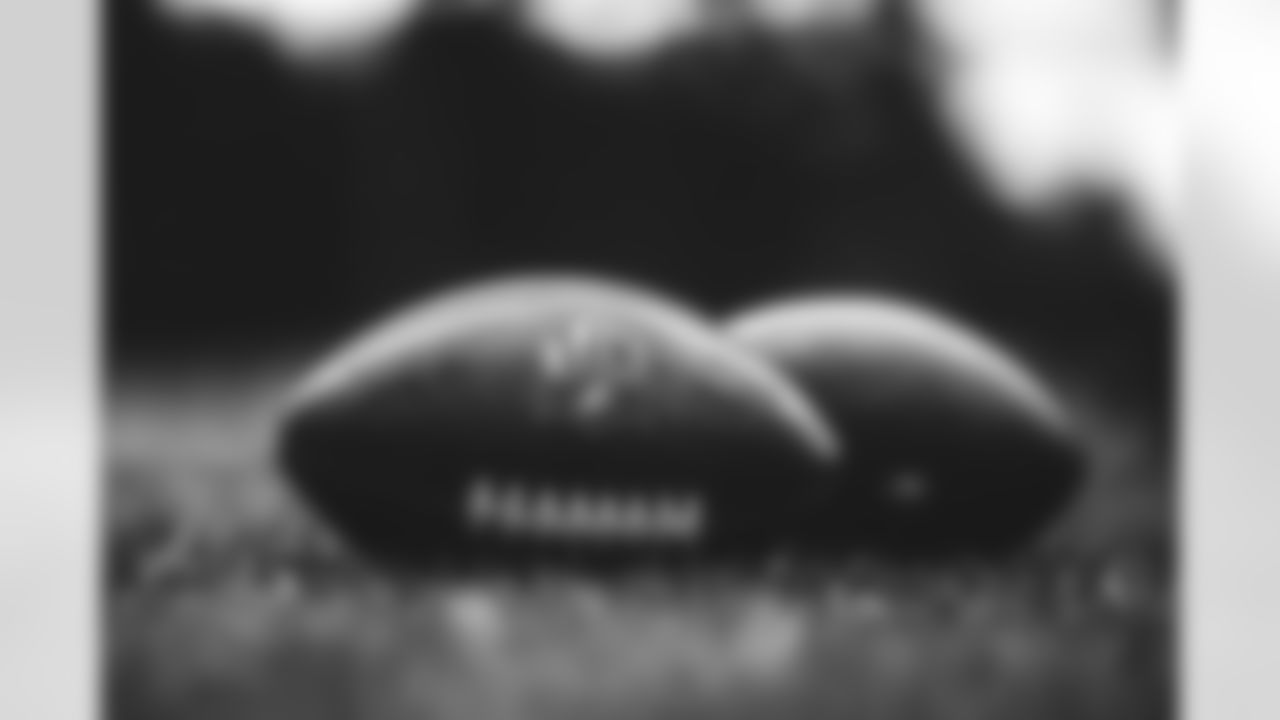 E_E_1D2_5683