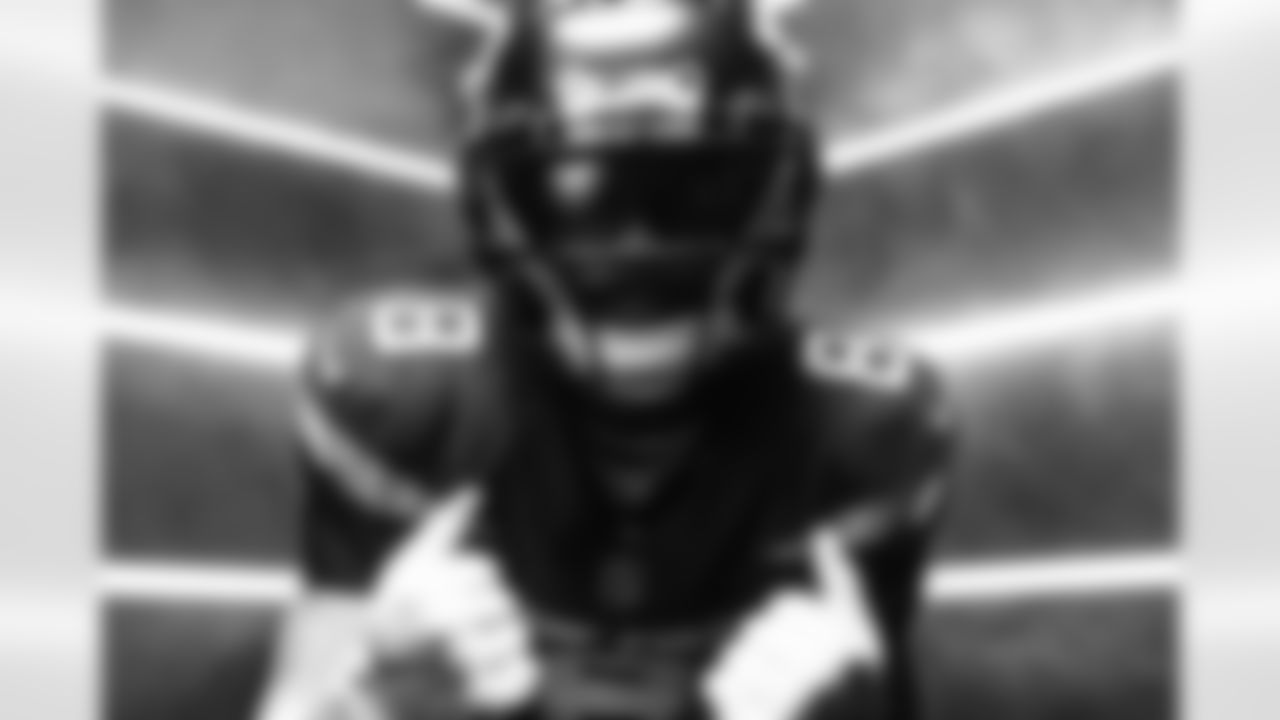 WR Elijah Moore