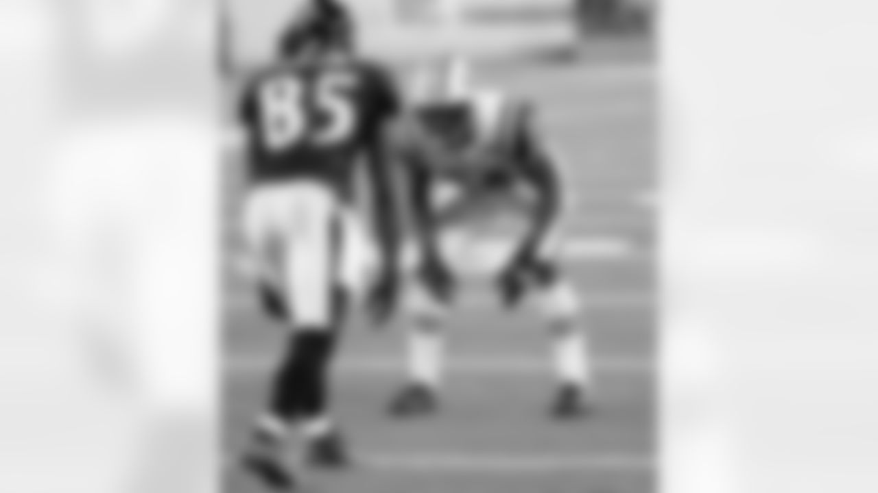 Darrelle Revis Photos