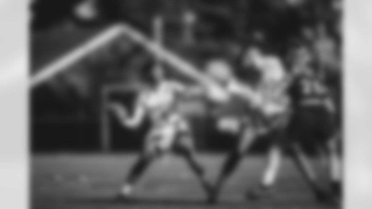 E_SNY_7094