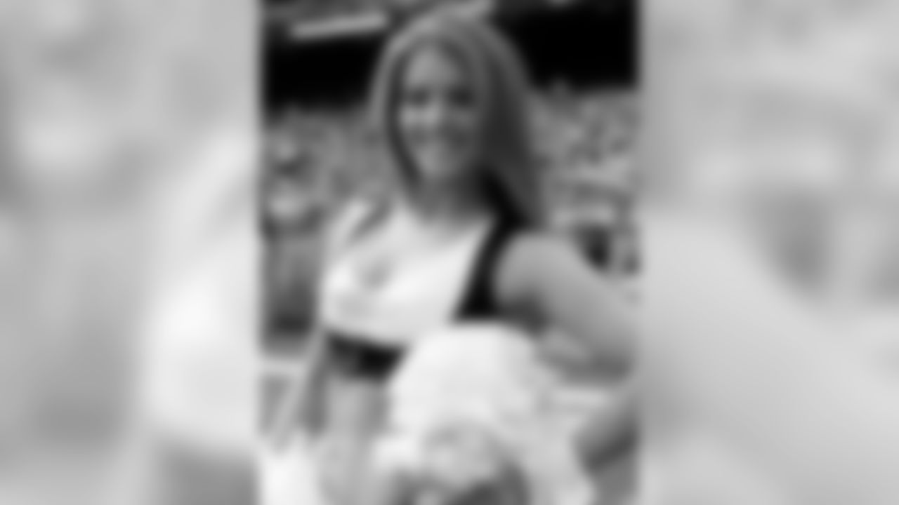 Ashley 2009 Flight Crew Member Photos
