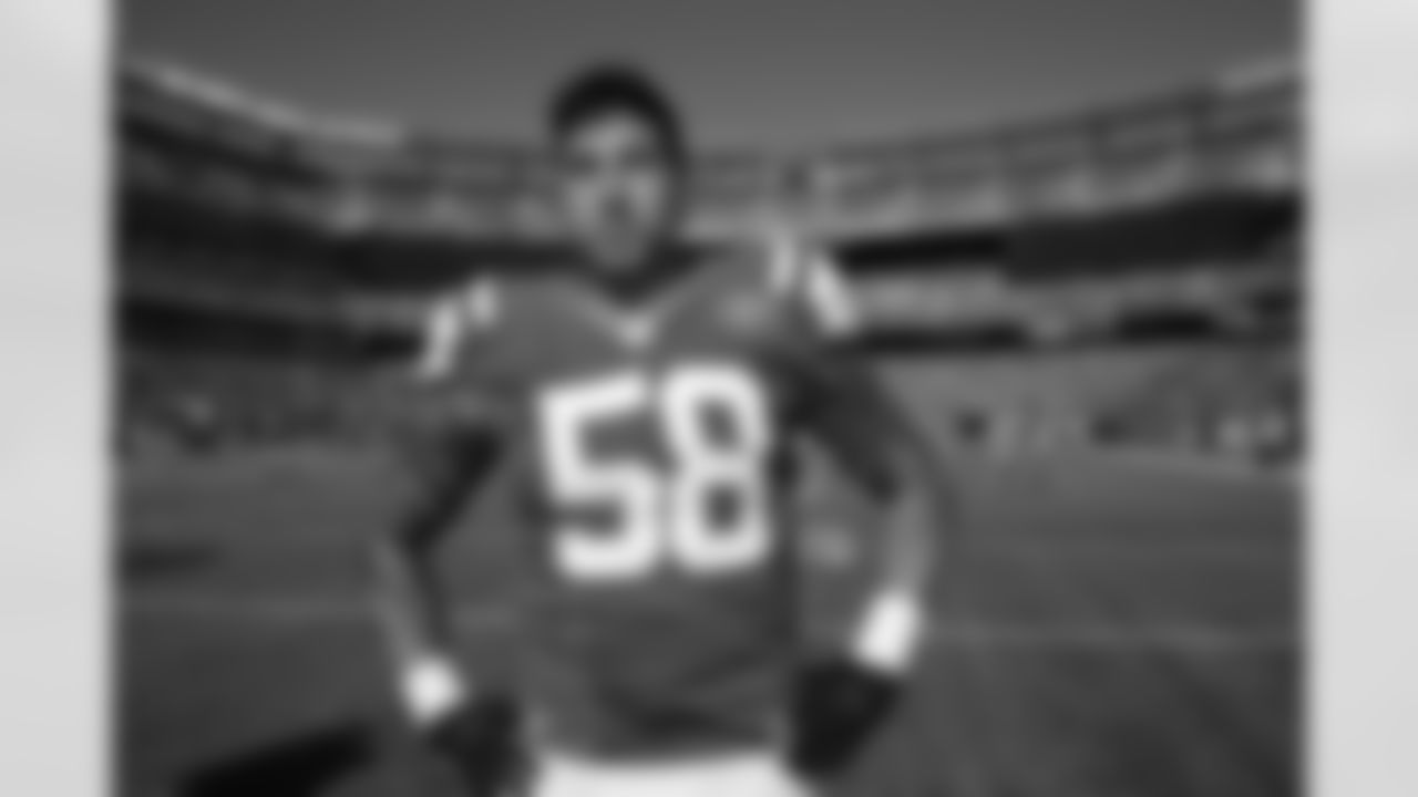 LB Jason Babin