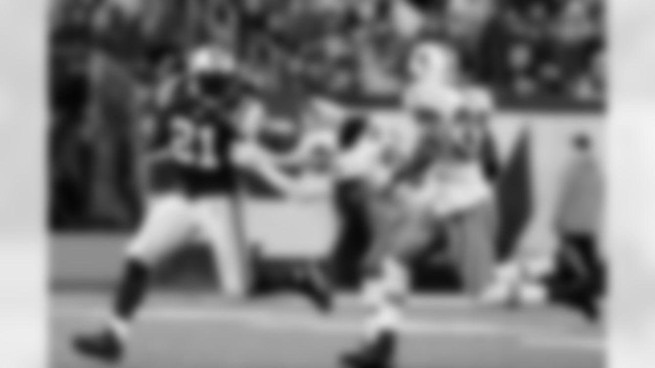 2010 Week 14 Jets vs Dolphins Game Photos