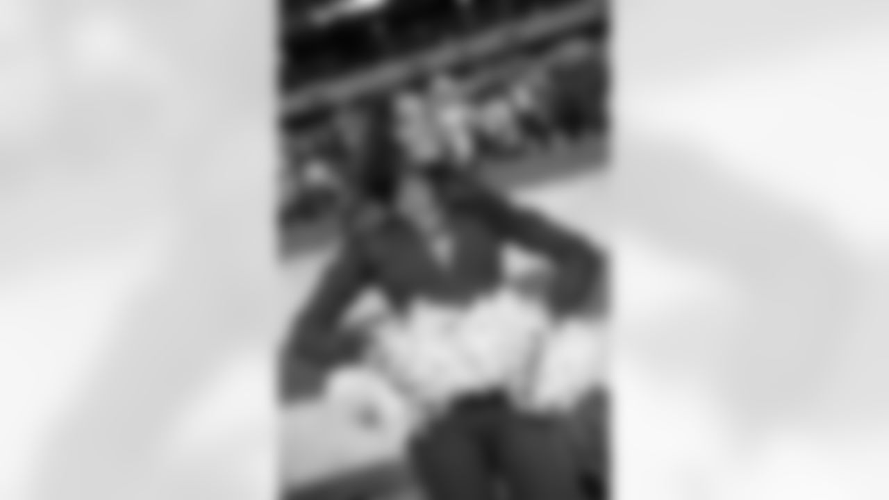 Anais R. - 2011 Flight Crew Photos