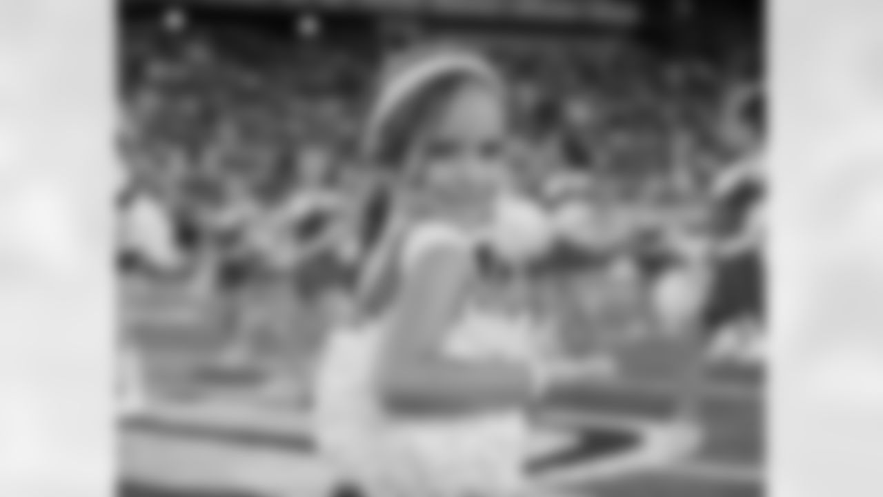 2010 Preseason Week 2 Jets vs Redskins Junior Flight Crew Photos