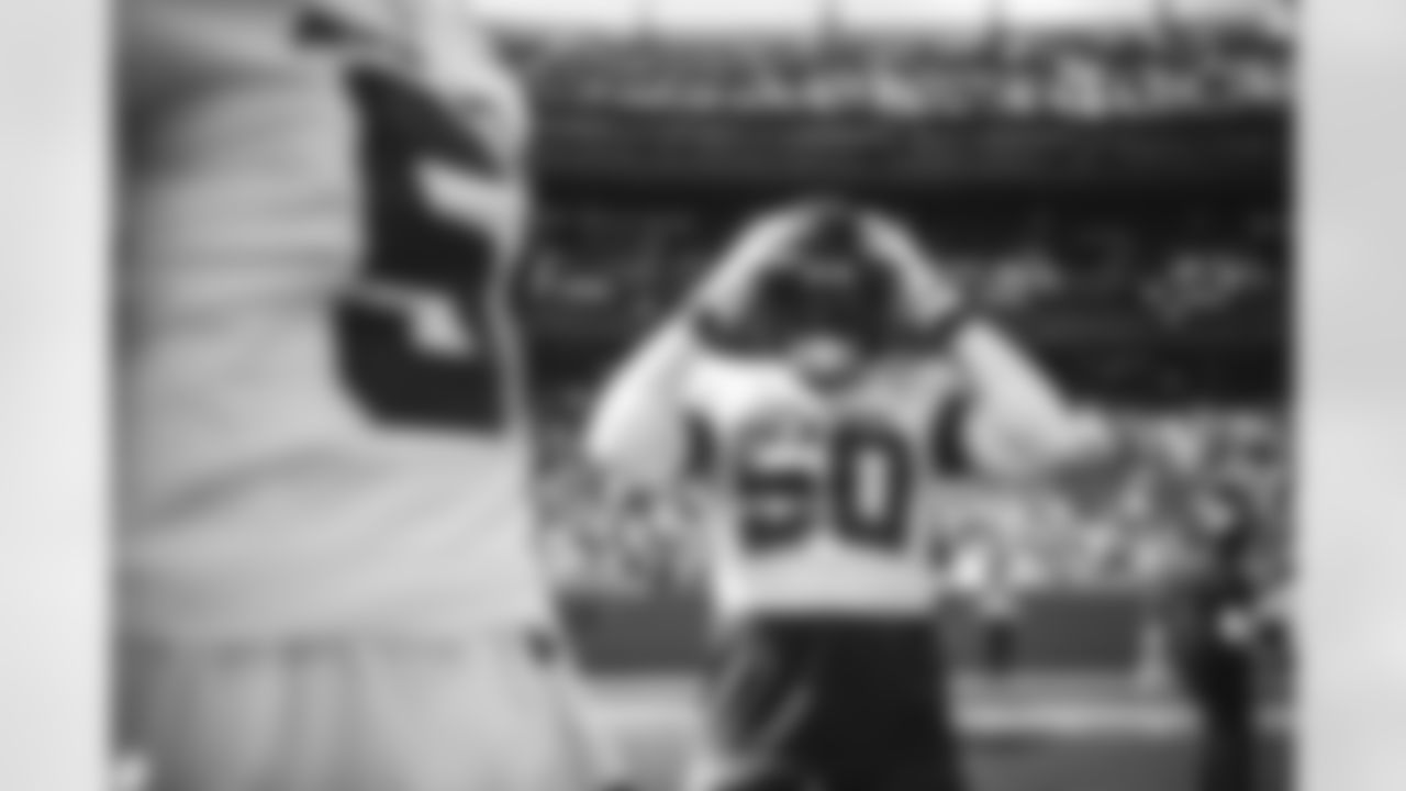 E_SNY_9701