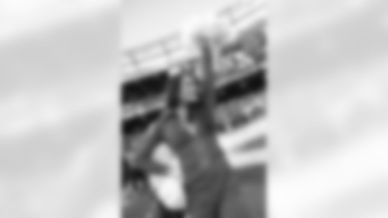 New York Jets Flight Crew: Jets vs Chiefs