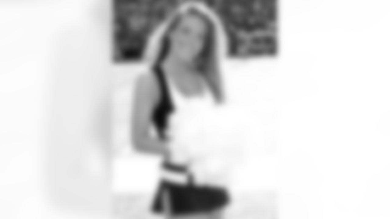 Danielle B. 2009 Flight Crew Member Photos