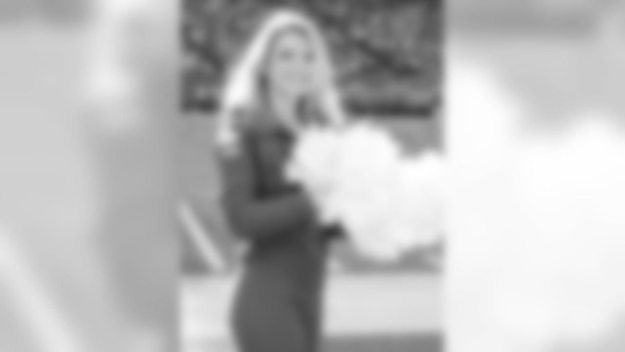 Ryann 2009 Flight Crew Member Photos
