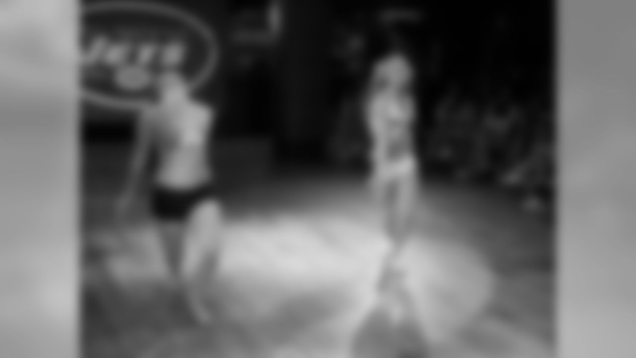 2009 Flight Crew Final Audition Photos