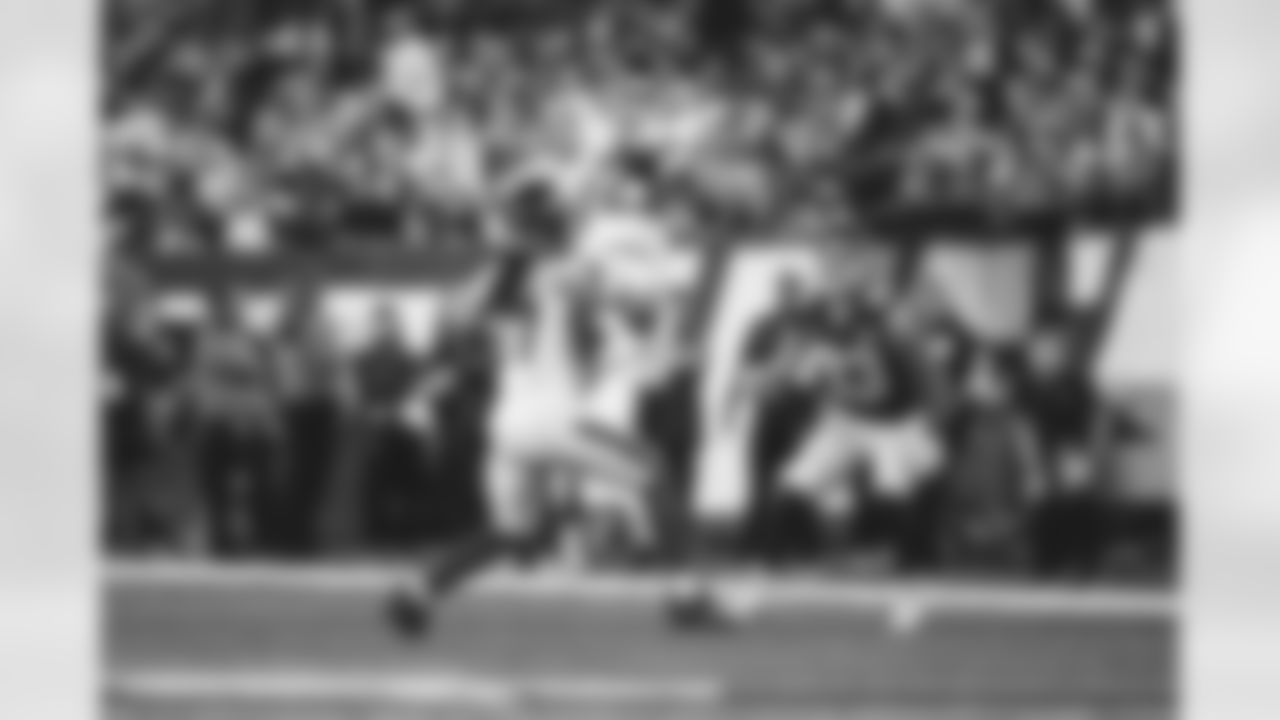 E_JB2_7085