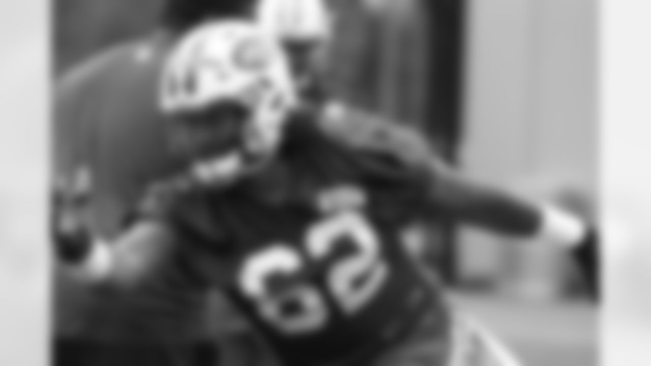 Jets' top overall pick hits the practice field