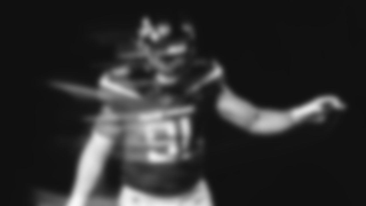 91 Bronson Kaufusi, DL