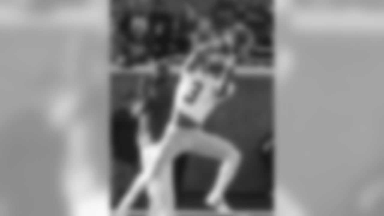 Beckham has been the most popular mock-draft pick for the Jets since the combine. He broke LSU's school record with 2,315 all-purpose yards last season. (Projected mid-to-late 1st)