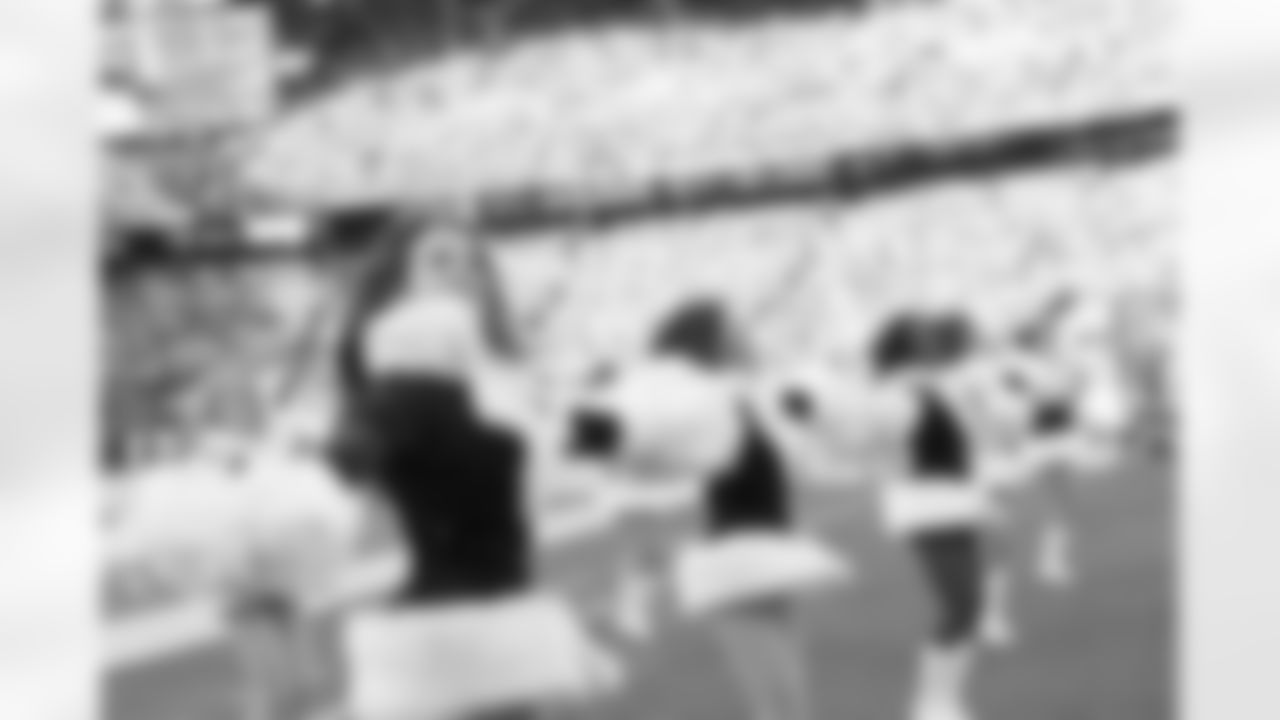 New York Jets Flight Crew: Jets vs Giants