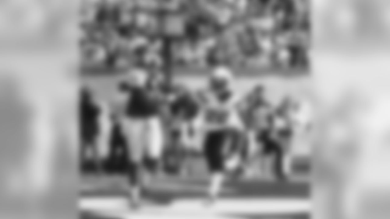 2011 Regular Season Week 7 Jets vs. Chargers Game Photos