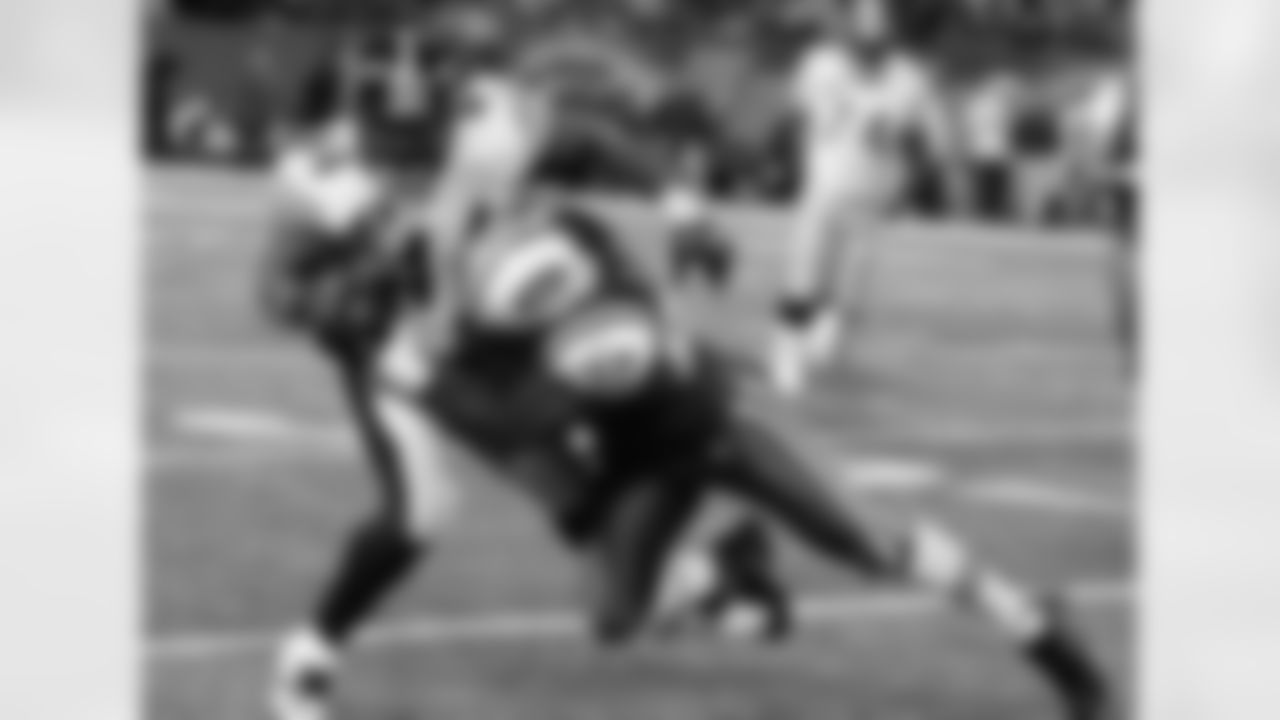 Shaun Ellis Photos