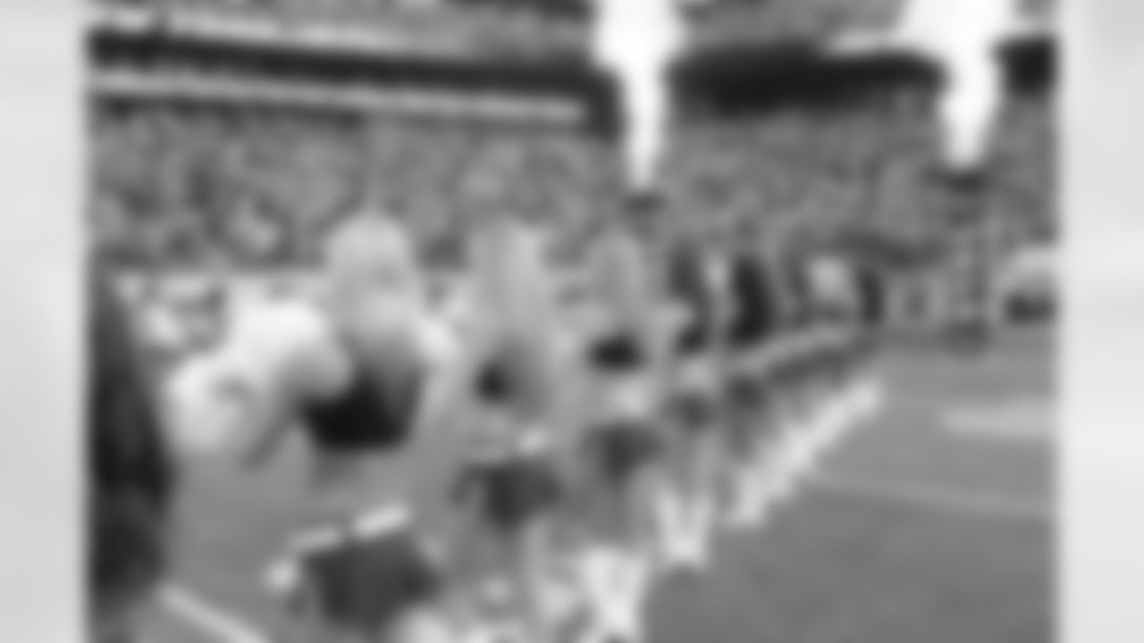 New York Jets Flight Crew: Jets vs Bills