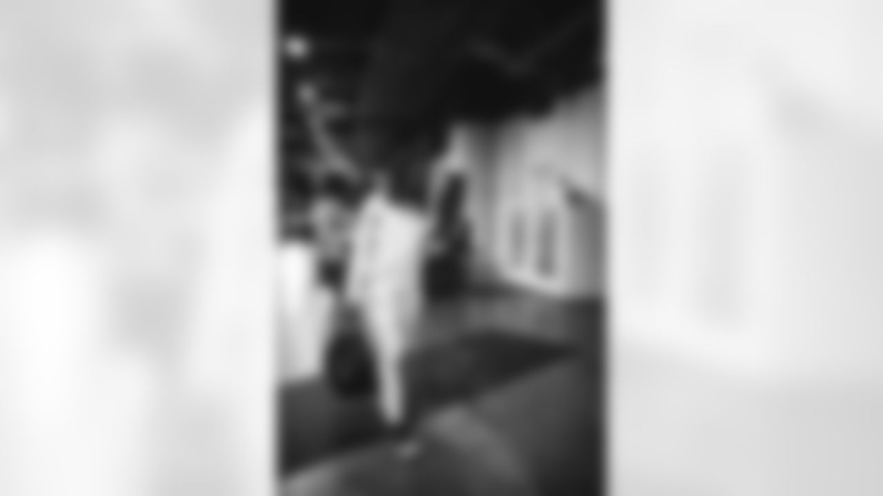 E_SNY_7300