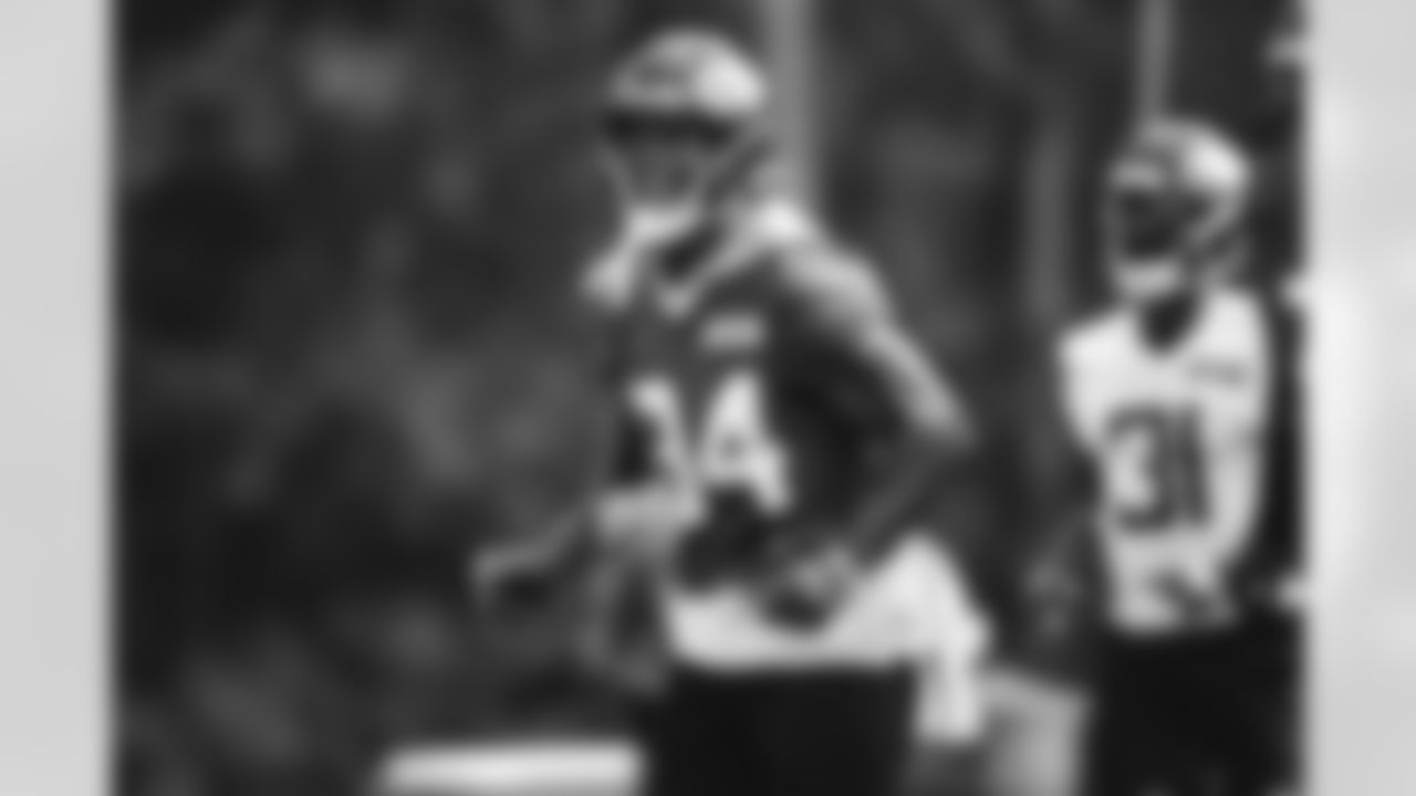 WR Corey Davis