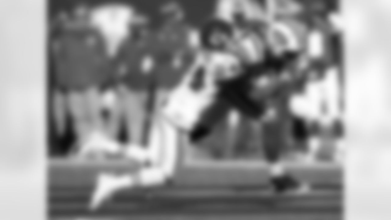 2011 Regular Season Week 14 Jets vs. Chiefs Game Photos