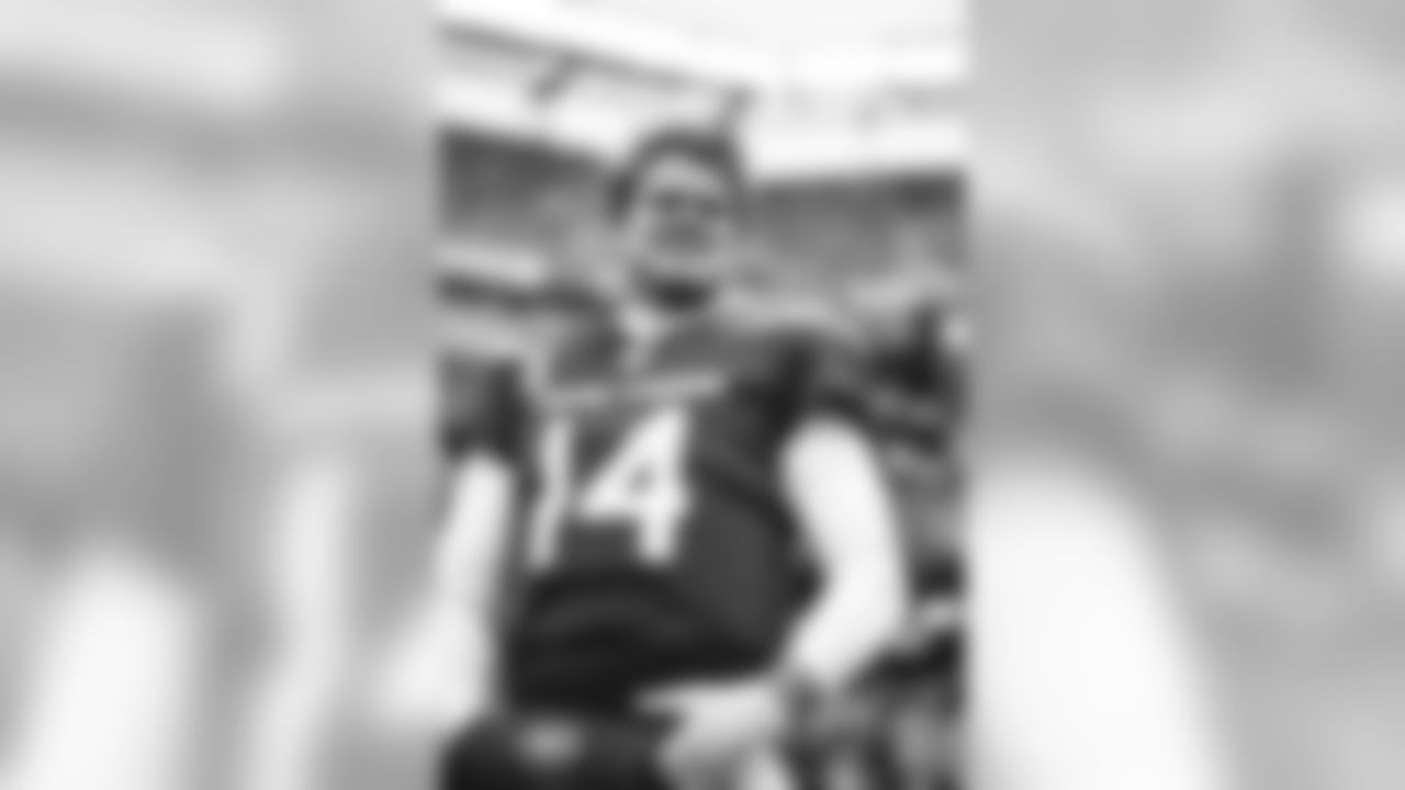 E_SNY_2427