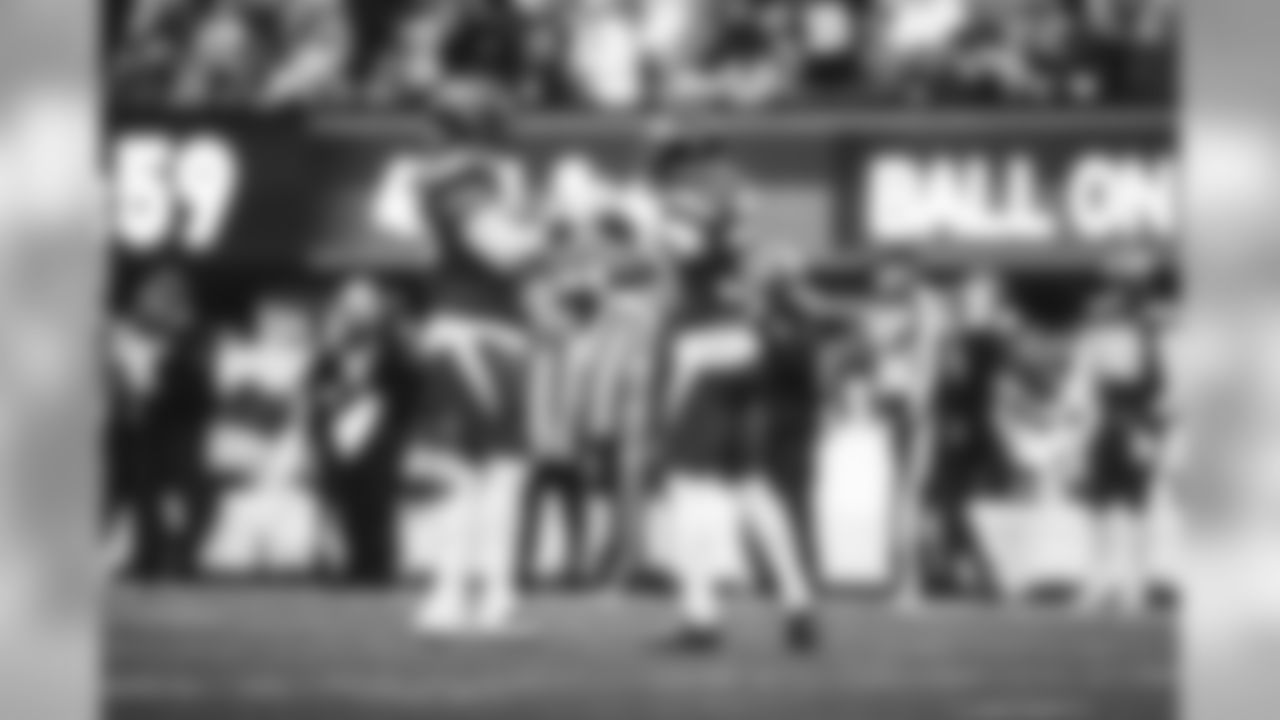 E_SNY_7042