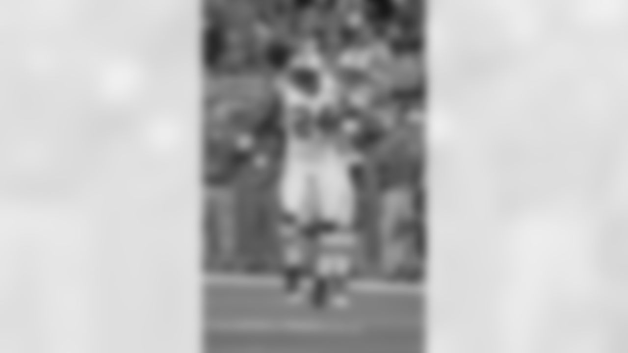 Darrelle Revis Photos