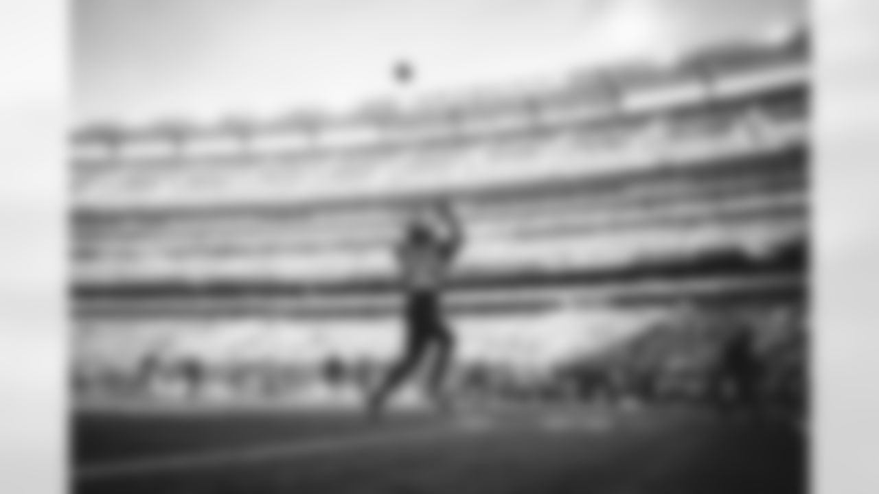 E_SNY_7002