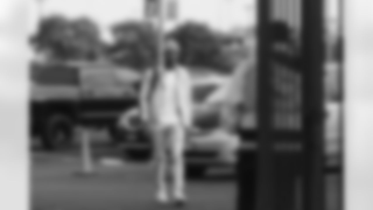 E_1D2_7053