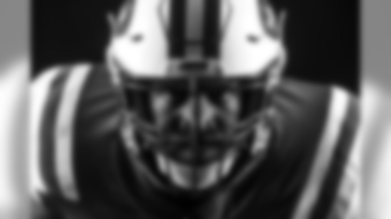 48 Jordan Jenkins (LB)