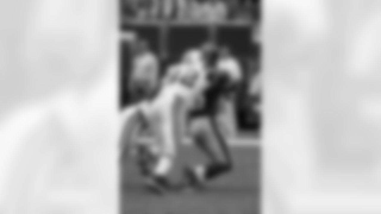 Shaun Ellis Photos