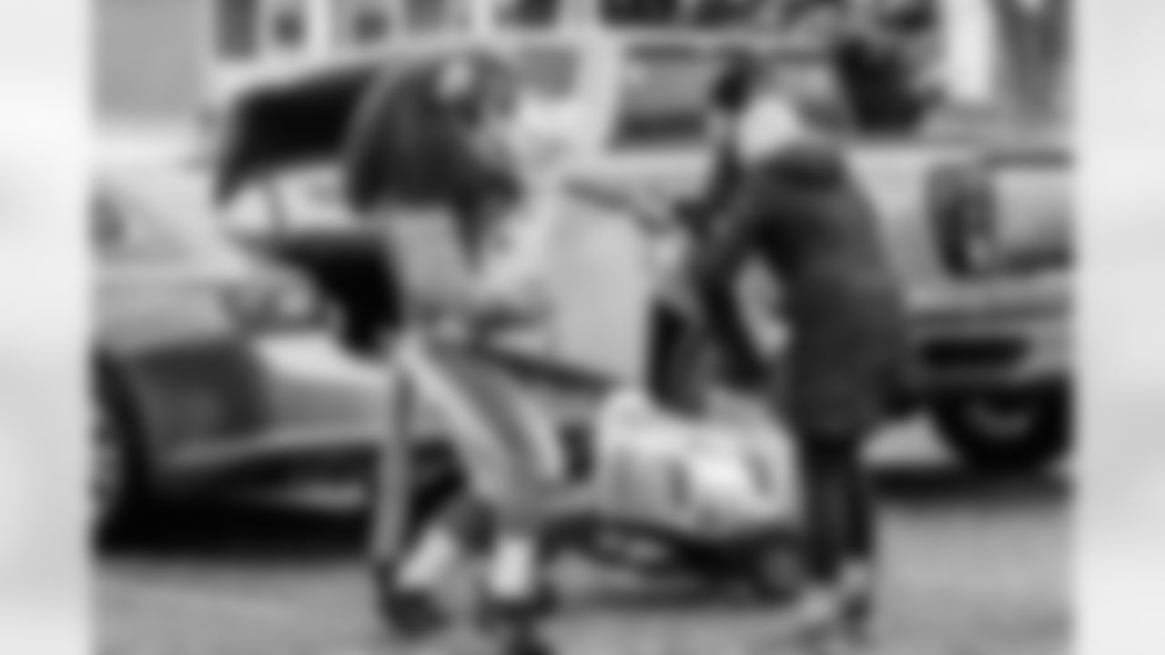 012521 OHFC Kit Dropoff-Detroit_014